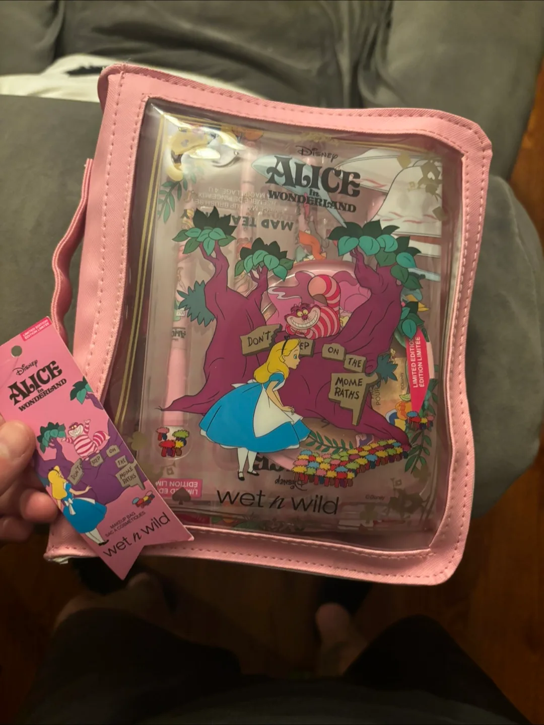 Wet n wild Alice in wonderland limited edition makeup set image indicator(2)