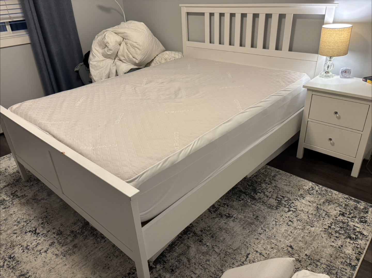 Queen White Bed frame with Serta mattress - photo 2