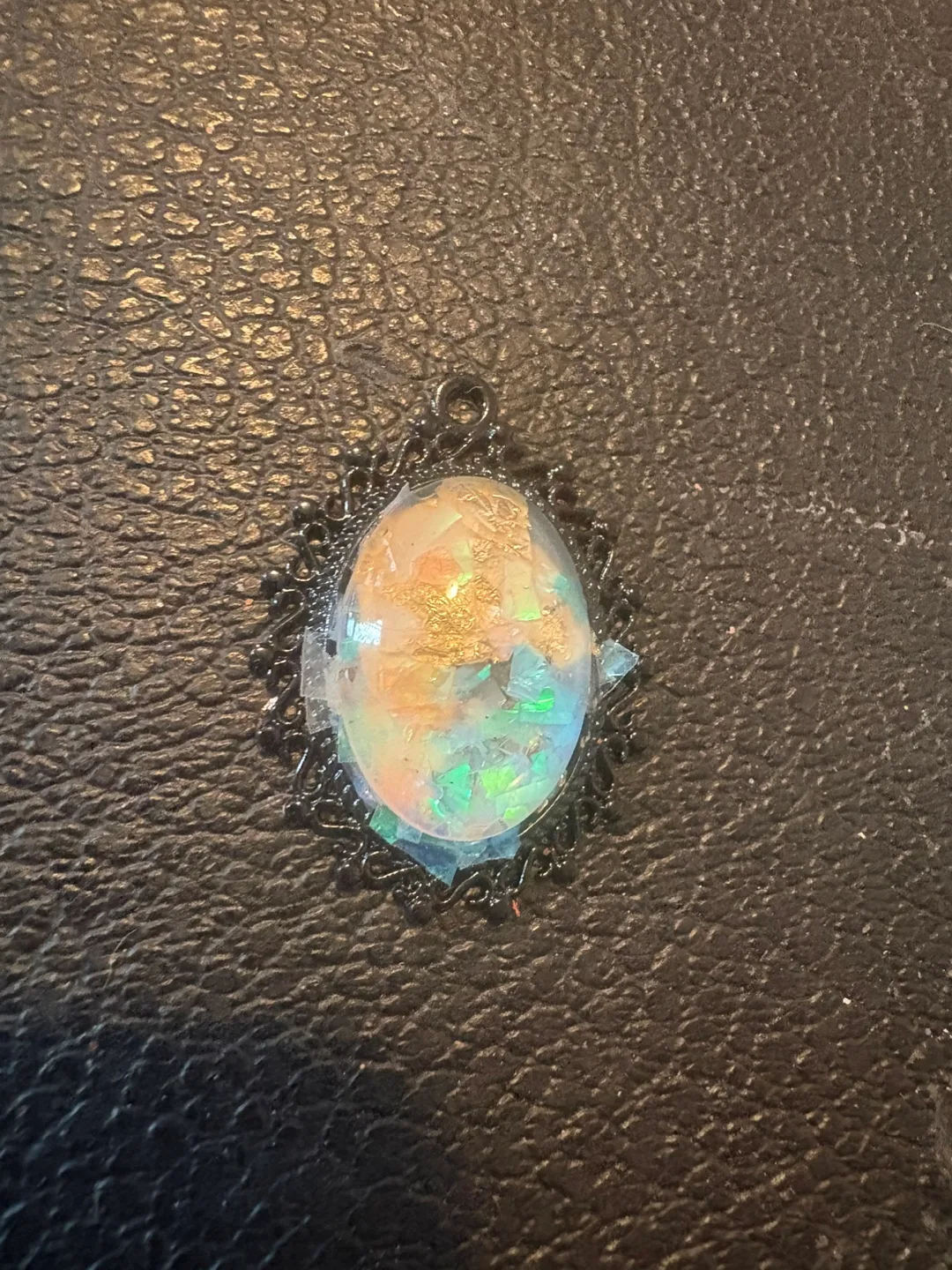 Assorted Colourful Pendants image indicator(3)