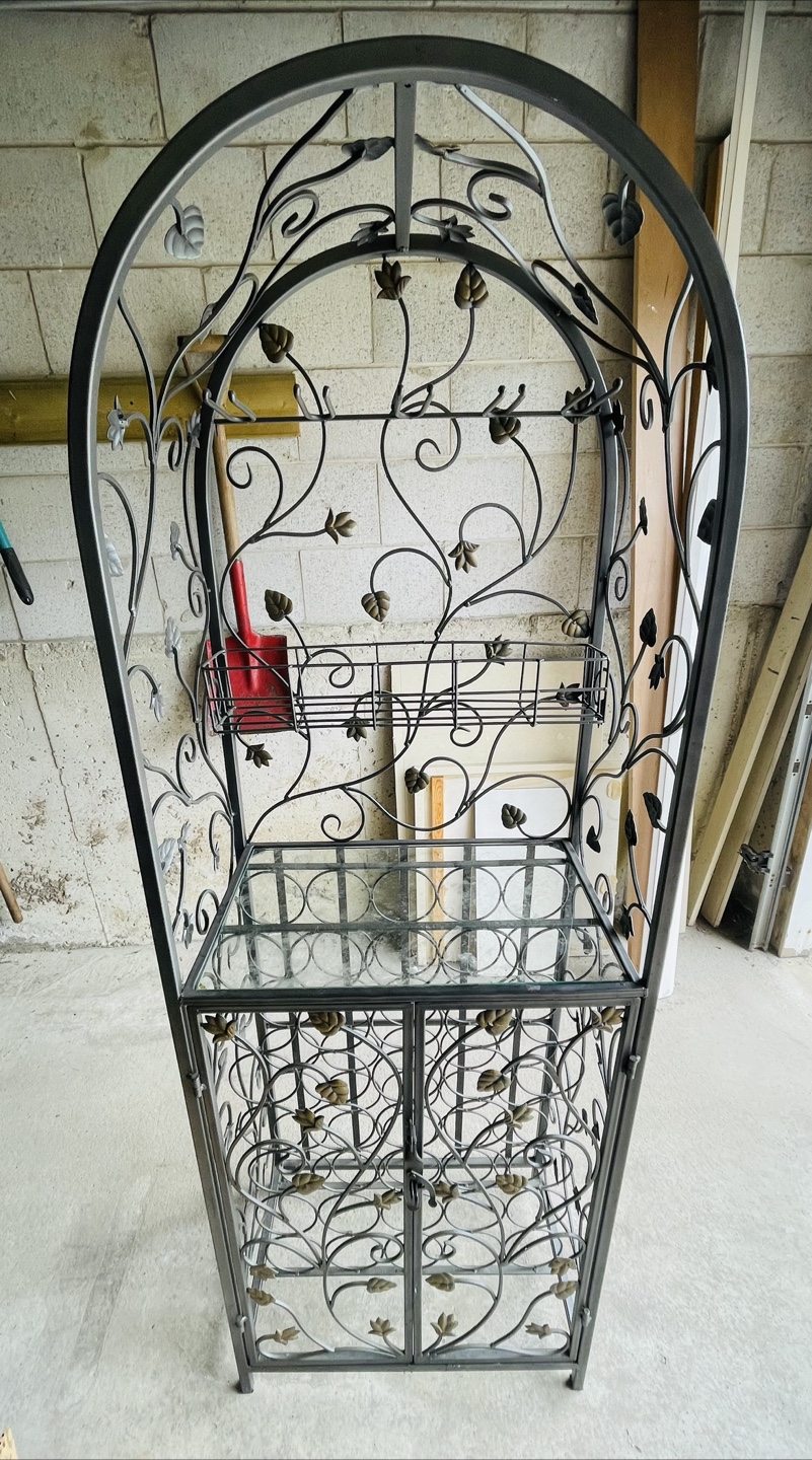 Elegant Metal Wine Rack - photo 2