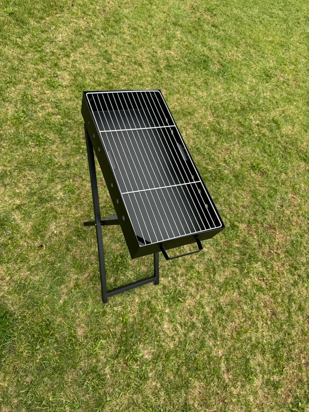 Portable Charcoal Grill thumbnail