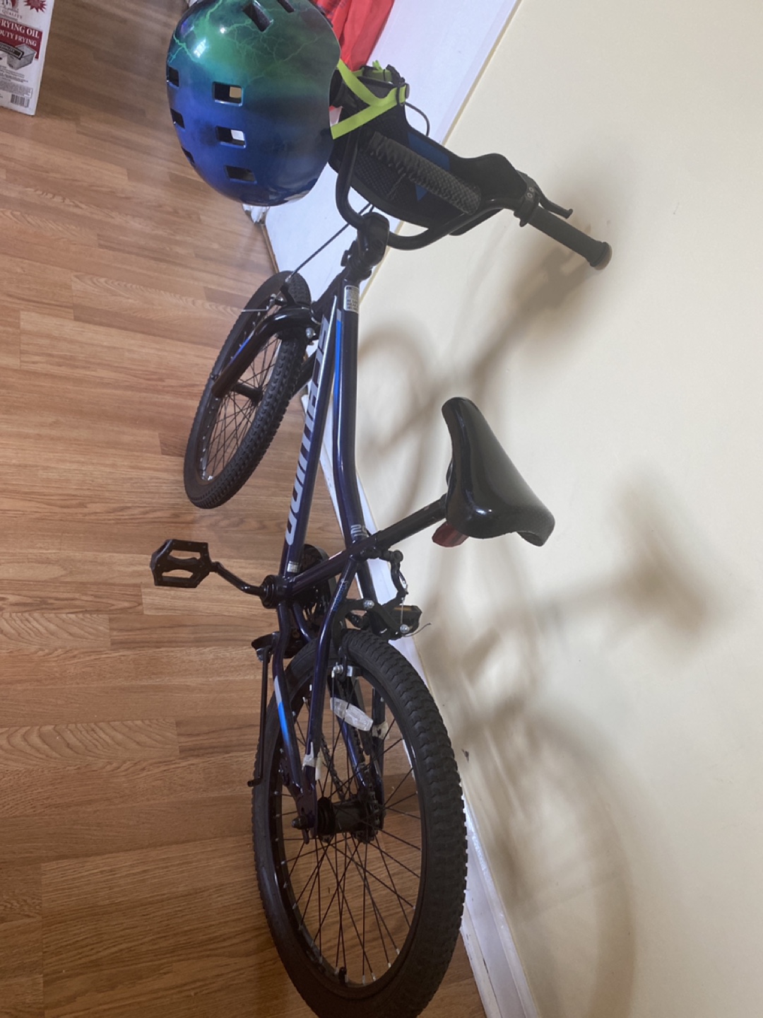 Schwinn Kids' Bike with Helmet - photo 3