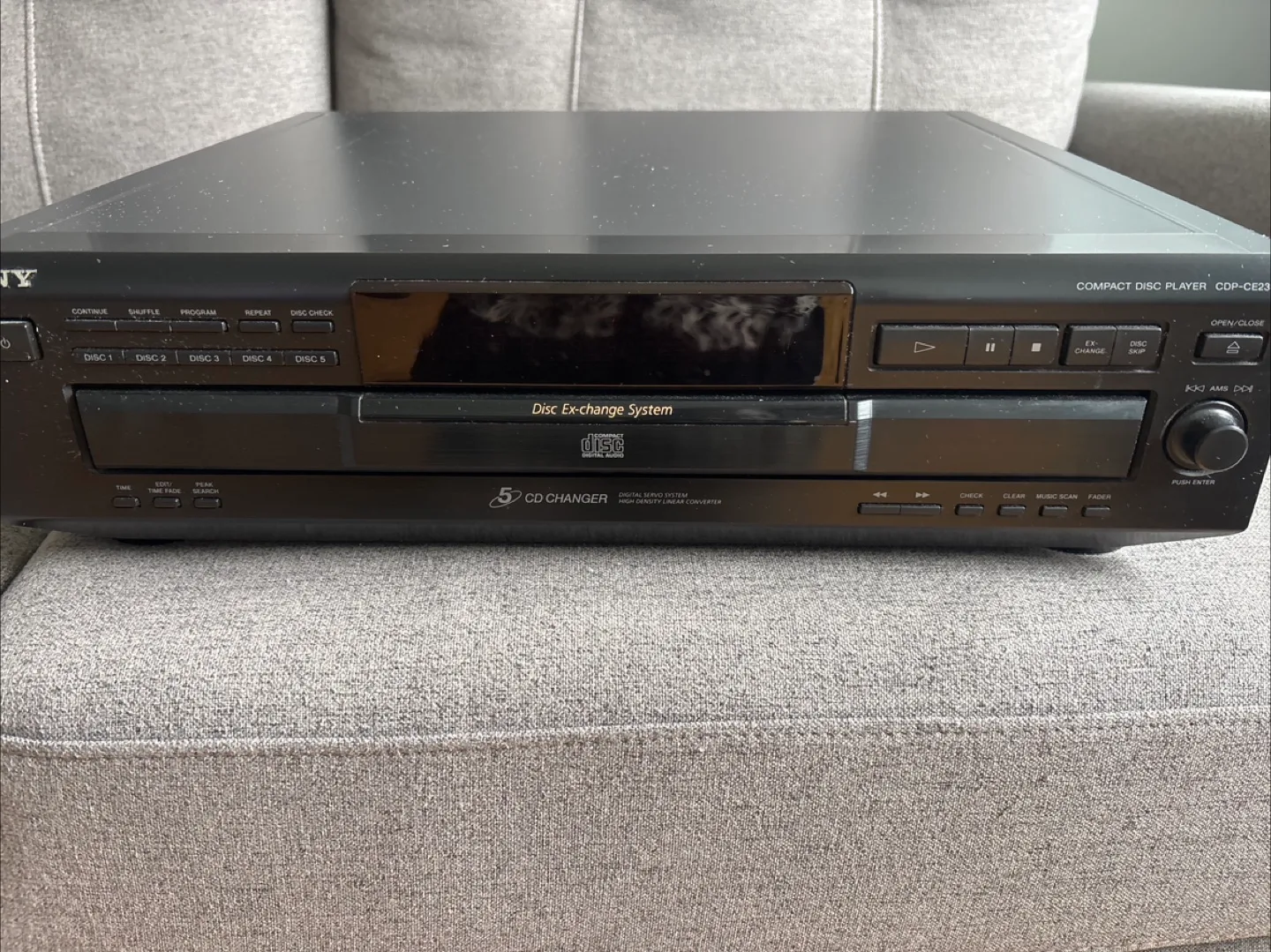 Sony CDP-CE235 5 CD Changer thumbnail