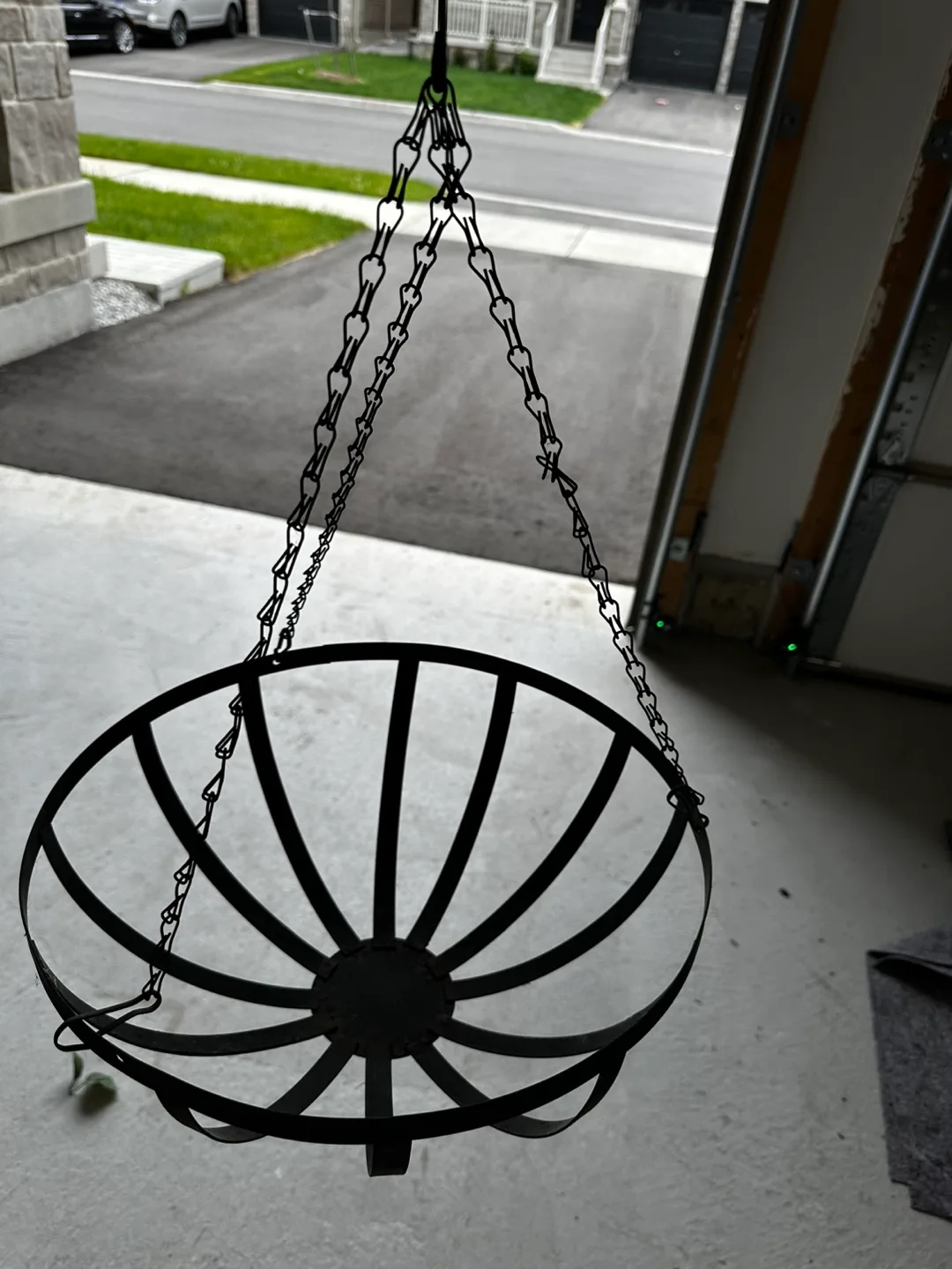 Set of 3 Hanging Metal Baskets image indicator(2)