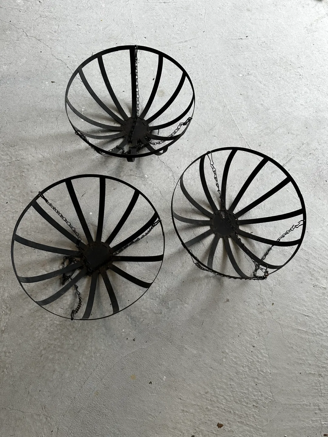 Set of 3 Hanging Metal Baskets thumbnail