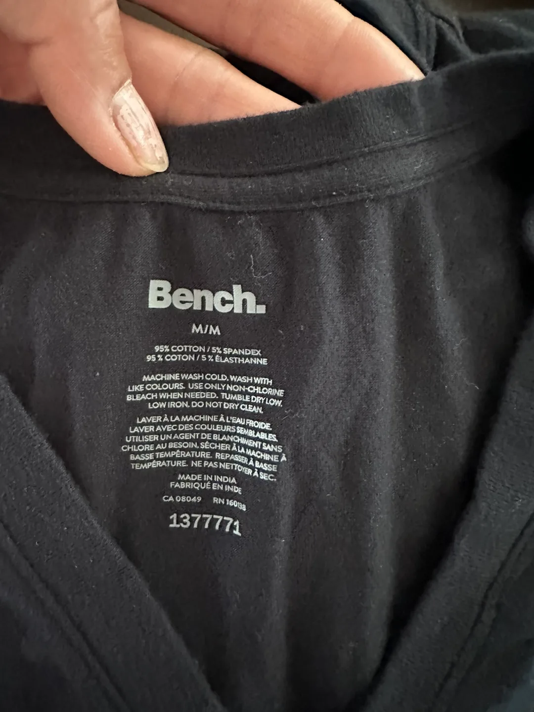 Black V-Neck Shirt Set of 4- Size M image indicator(2)