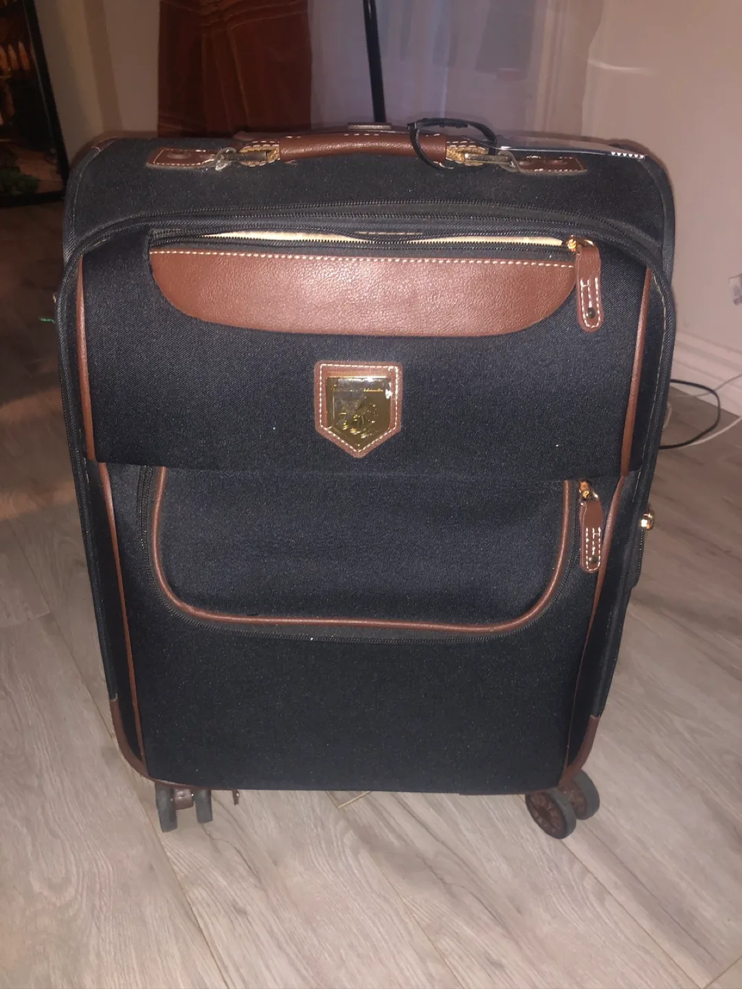 Rolling carry on Suitcase thumbnail