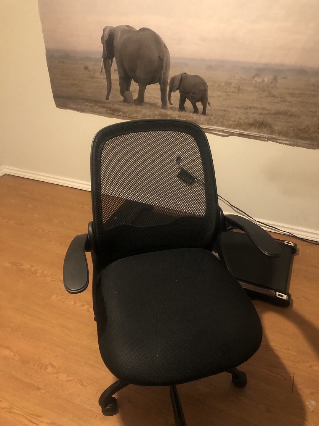 Black Mesh Office Chair - photo 2