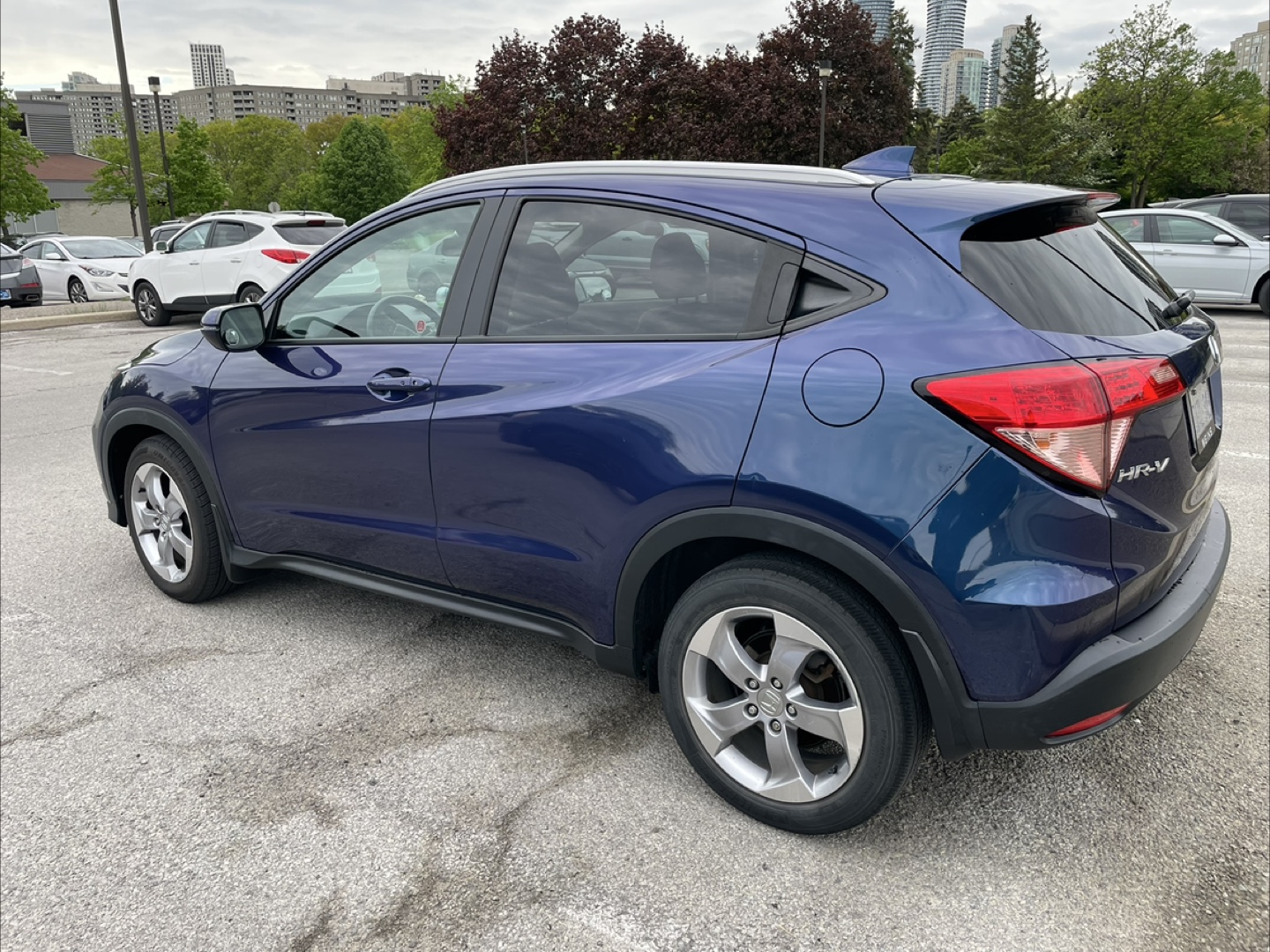 Blue Honda HR-V - photo 3