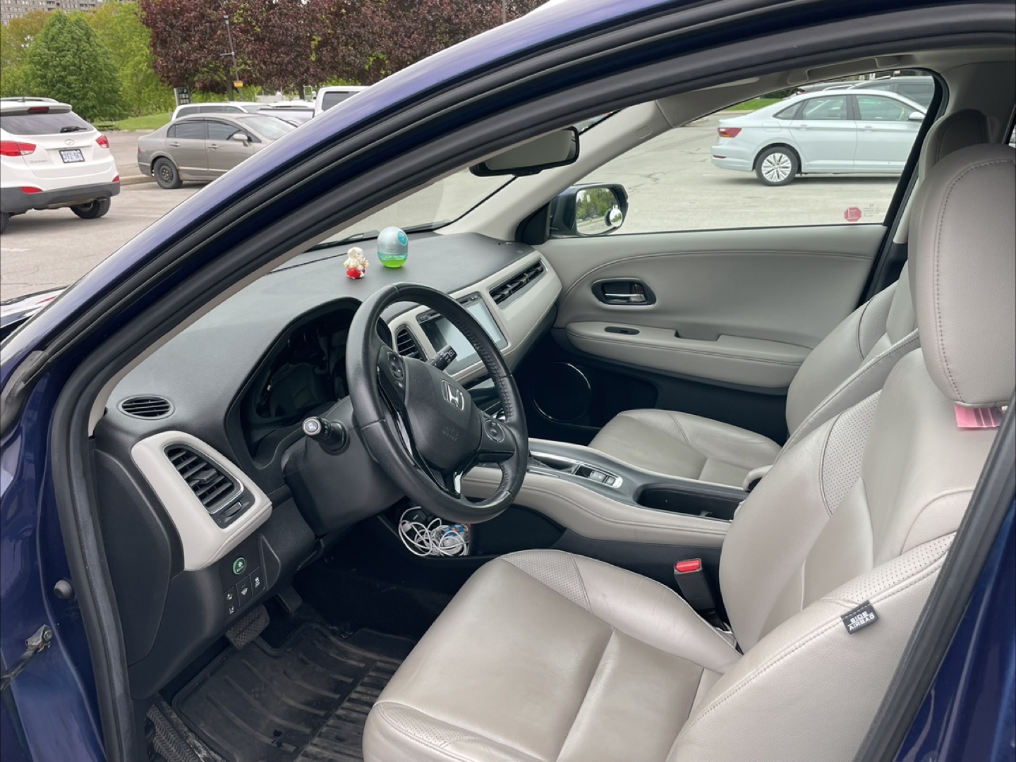 Blue Honda HR-V - photo 4