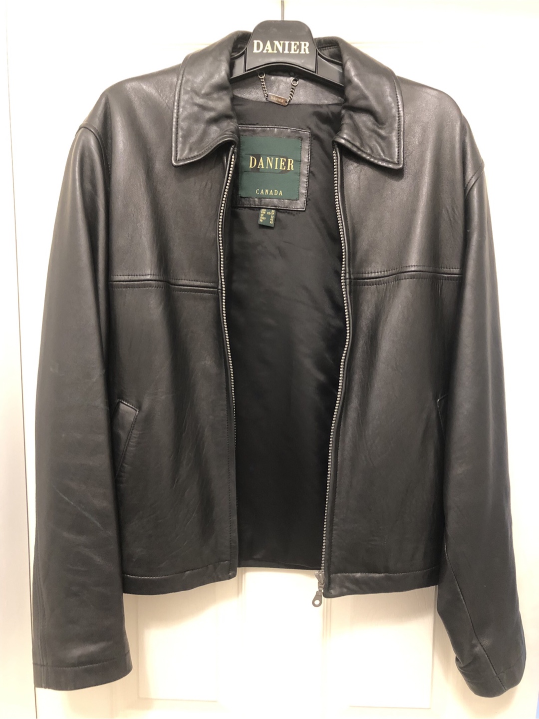 Danier Black Lambskin Leather Jacket Men’s size XS SOFT!