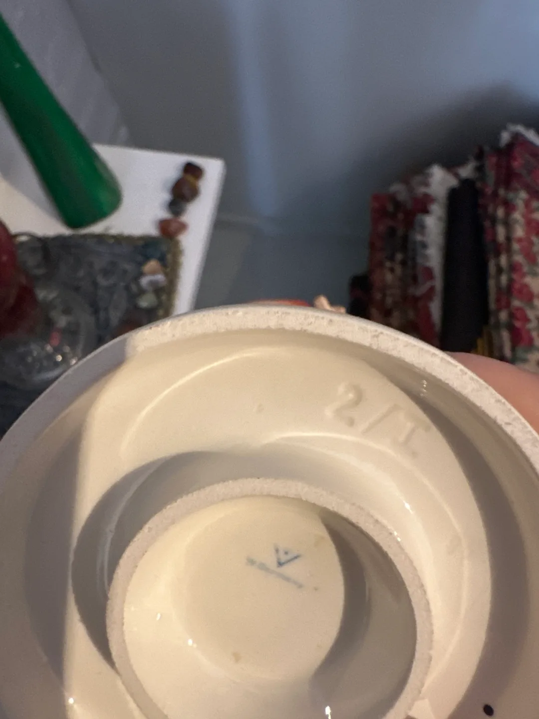 Vintage Figurine of a Boy Playing the Violin image indicator(3)