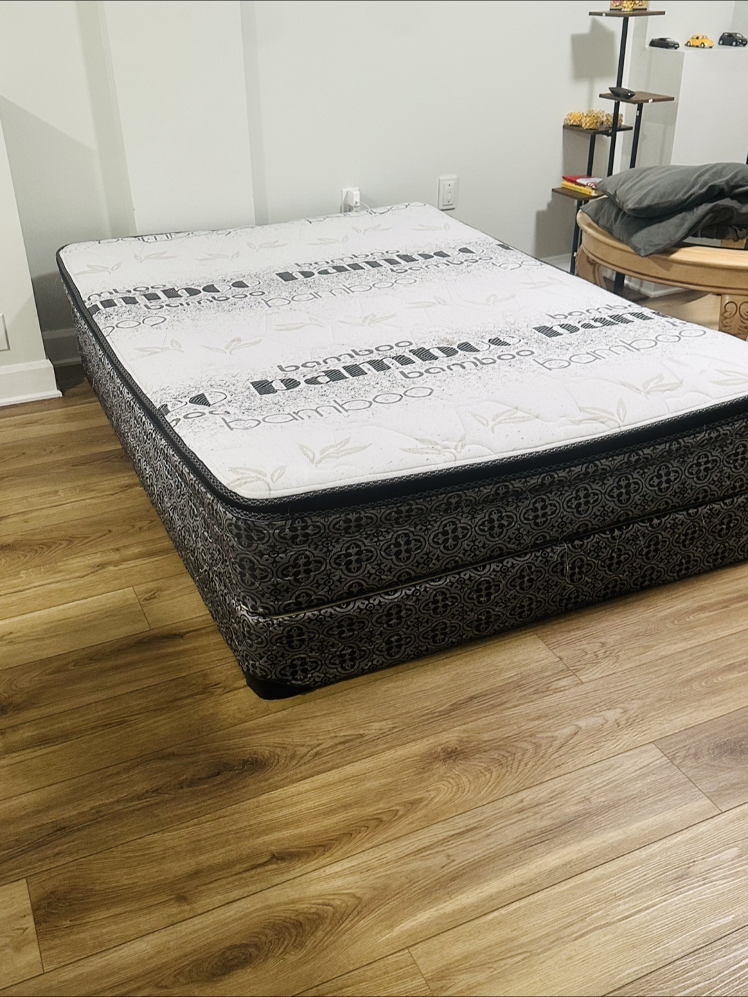 Full size Bamboo Mattress and box - photo 4