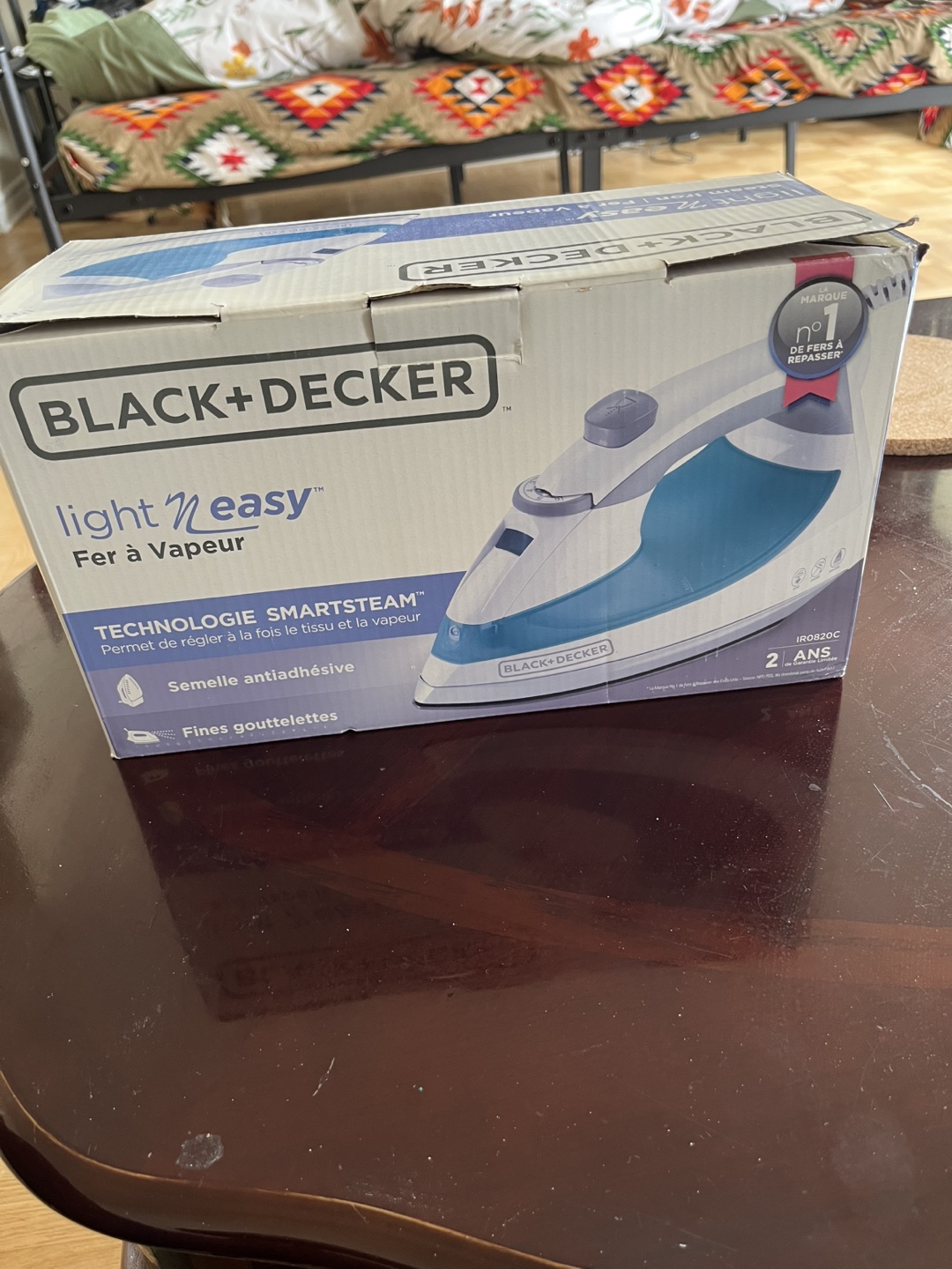 Black + Decker Light 'N Easy Steam Iron @ $20 - photo 2