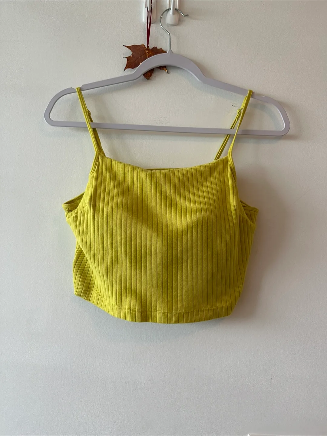 crop top with built in bra thumbnail