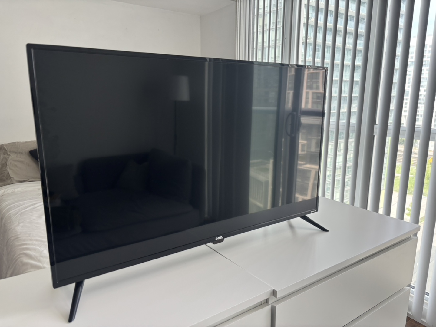 onn. Roku TV 43 in