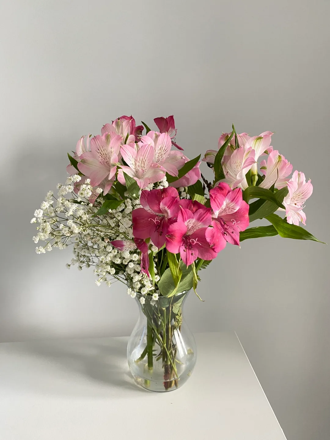 Real flower bouquet + FREE glass vase - pick up ASAP thumbnail