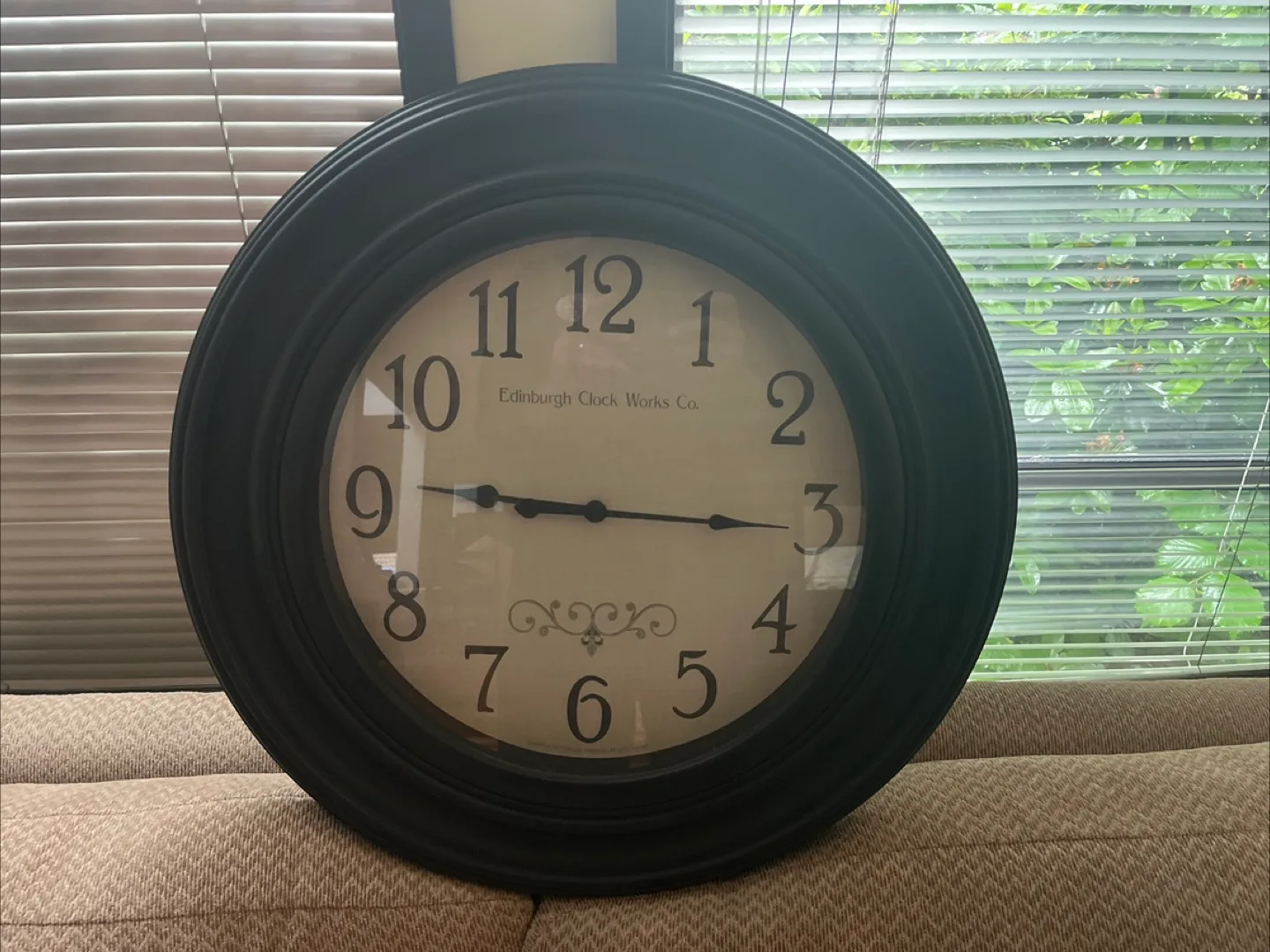 Black Wall Clock image indicator(2)