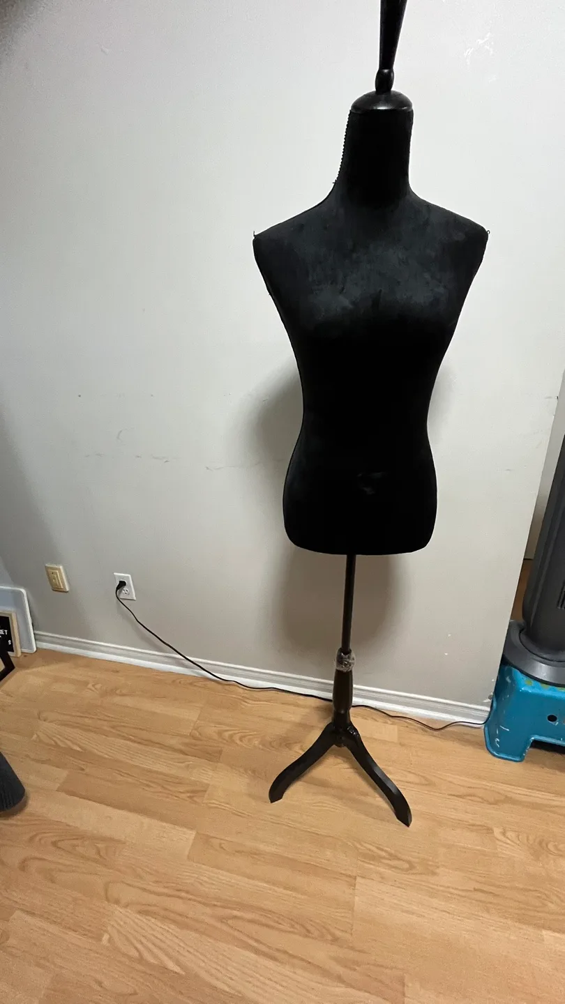Black Mannequin Display thumbnail