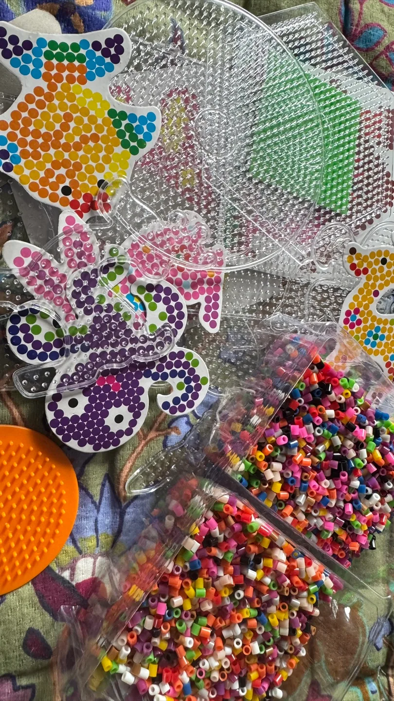 Melting bead art kit thumbnail