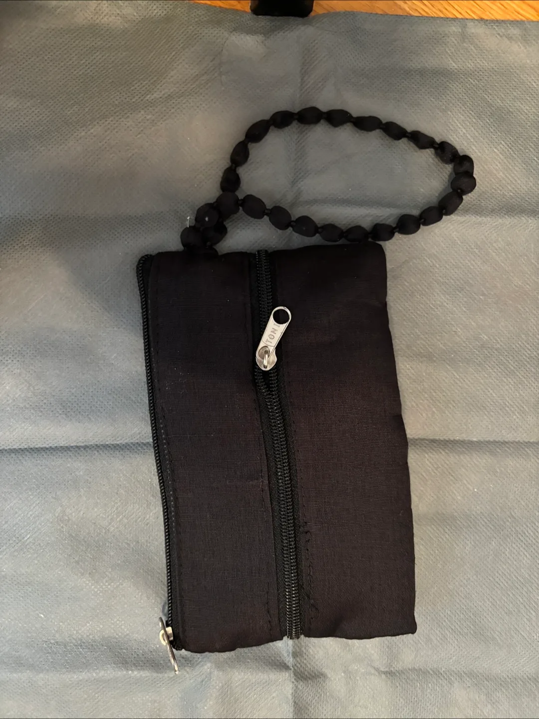 Embroidered Phone Purse image indicator(2)