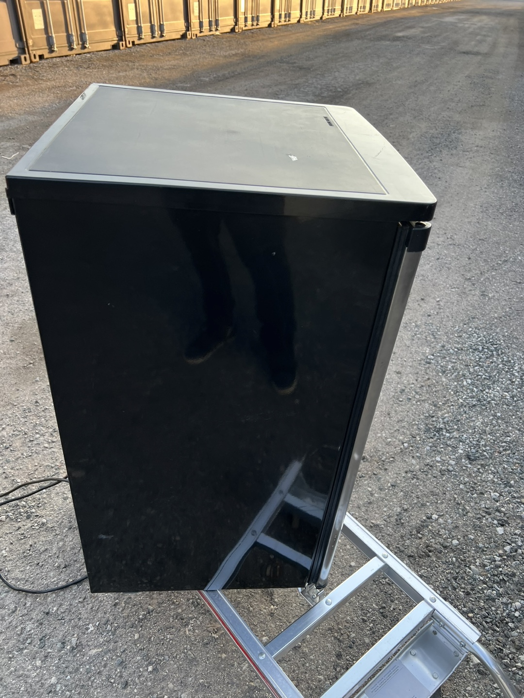 Sylvania Mini Fridge - photo 4