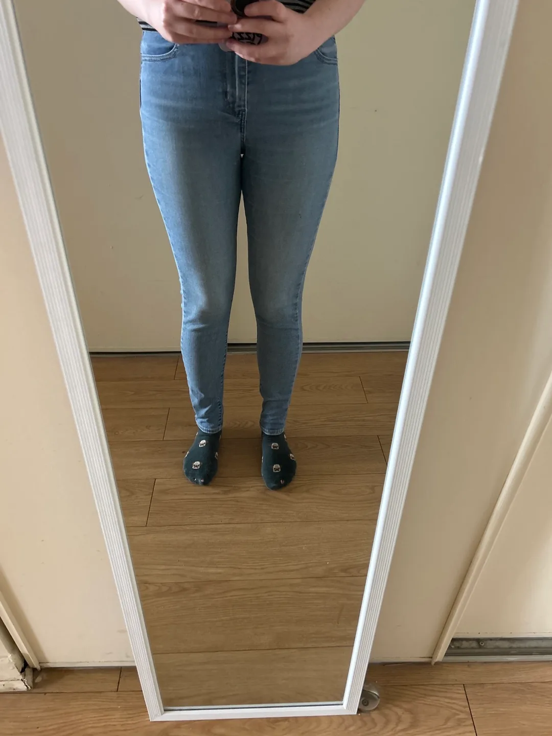 Levi's 720 High Rise Super Skinny Jeans image indicator(2)