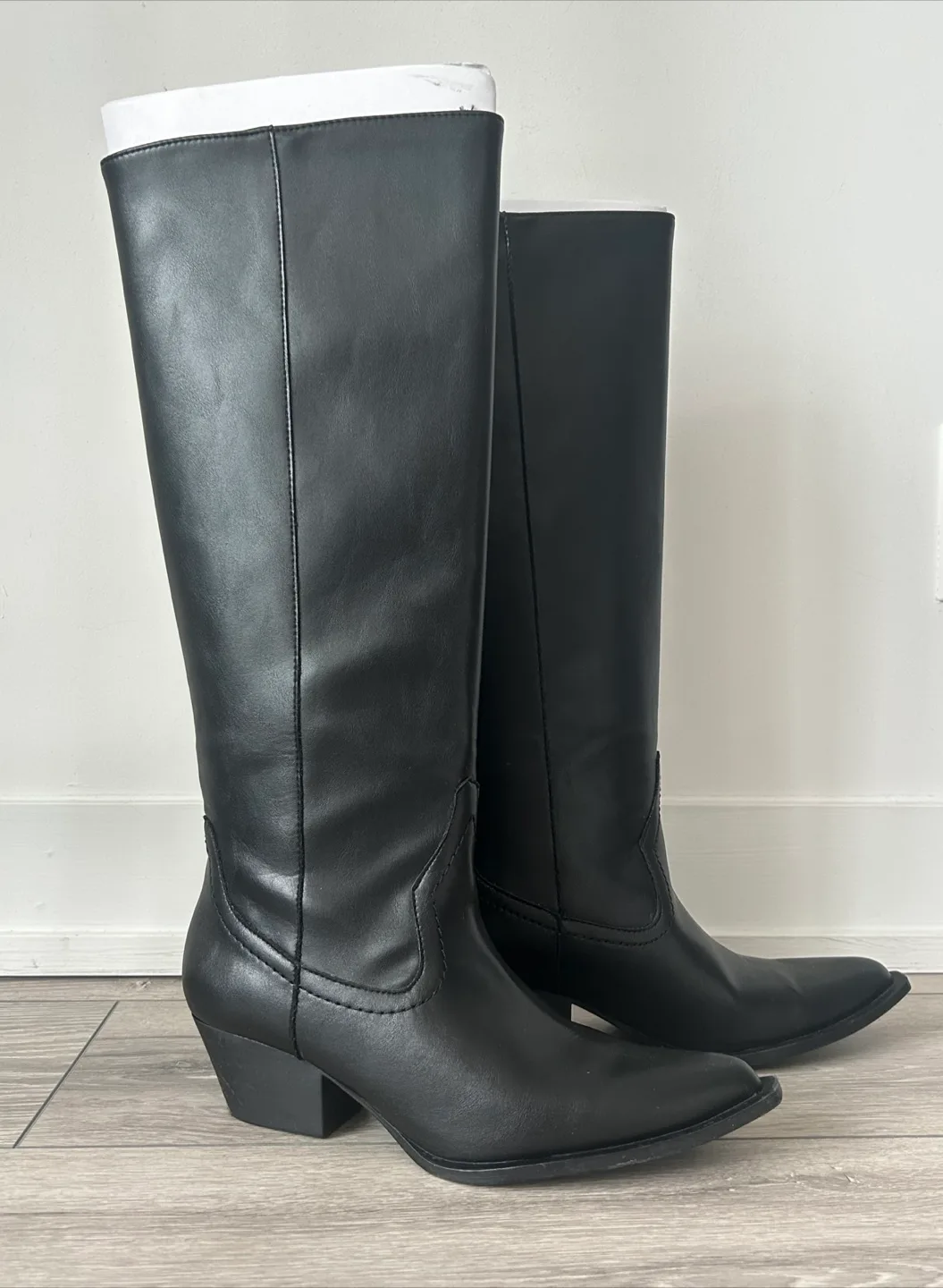 Black Leather Knee High Boots image indicator(2)