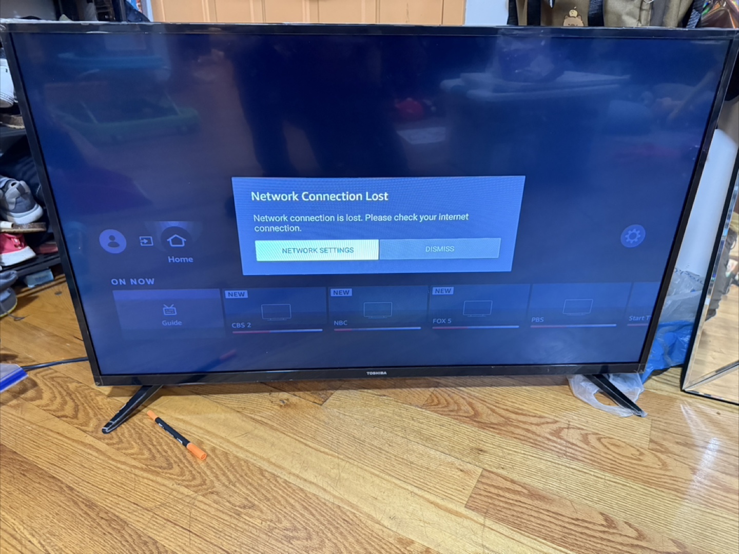 Toshiba 43-Inch TV - photo 2