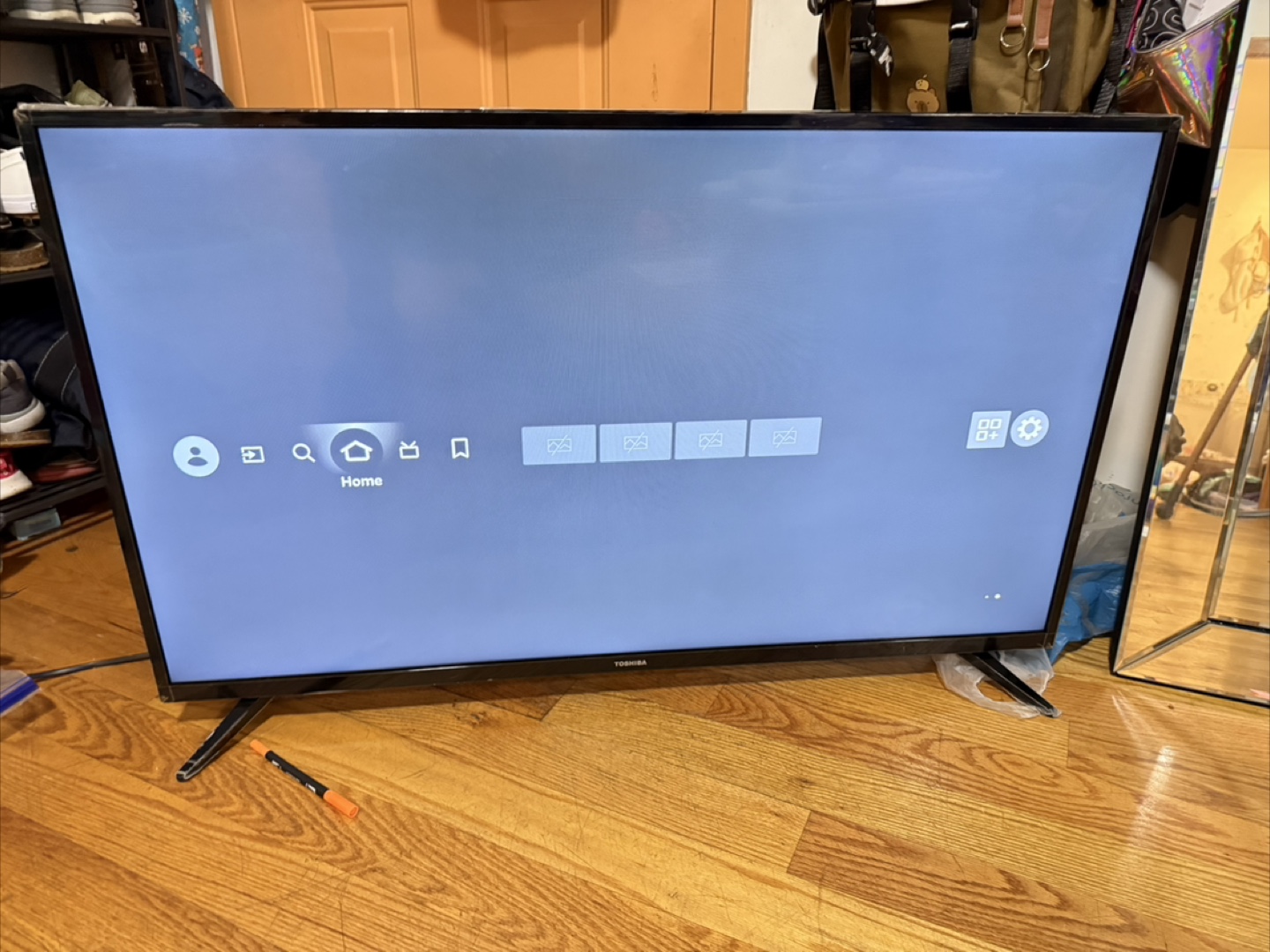 Toshiba 43-Inch TV - photo 3