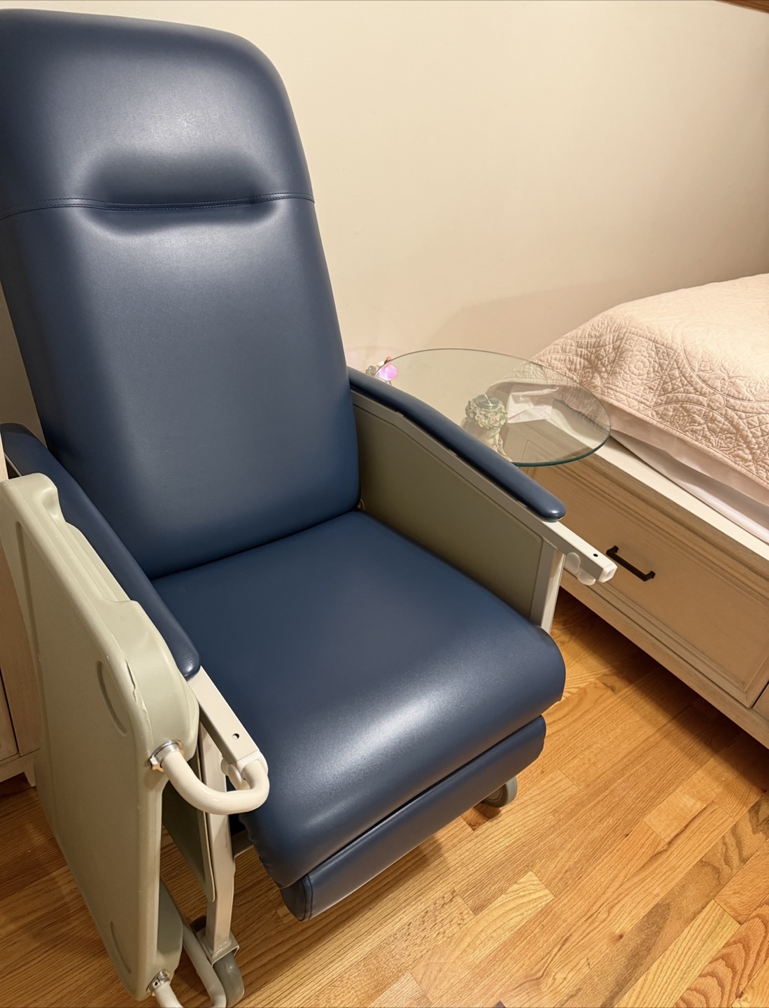 Blue Reclining Geri Med Chair - photo 2