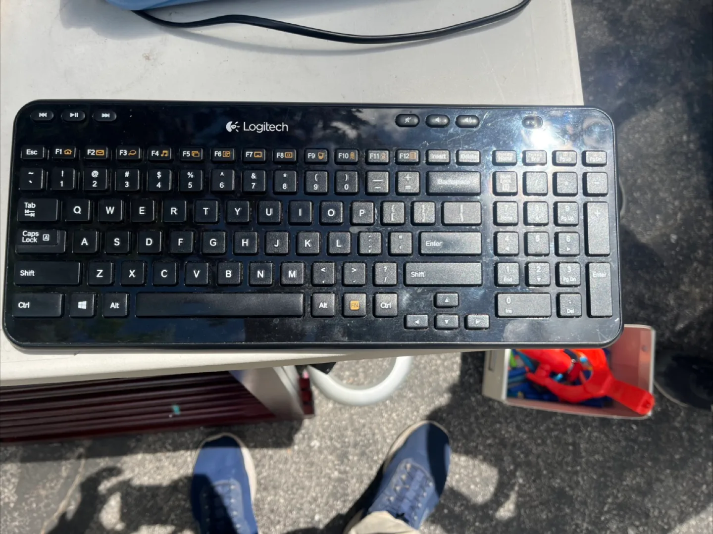 Logitech K360 Wireless Keyboard thumbnail