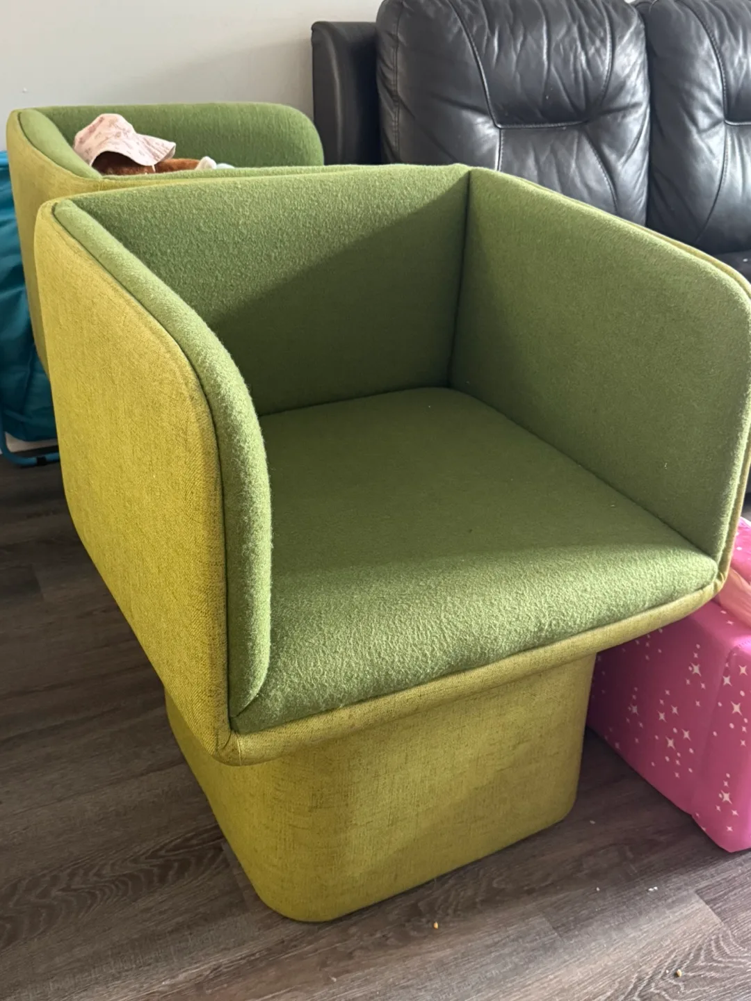 Green Swivel Armchair image indicator(2)