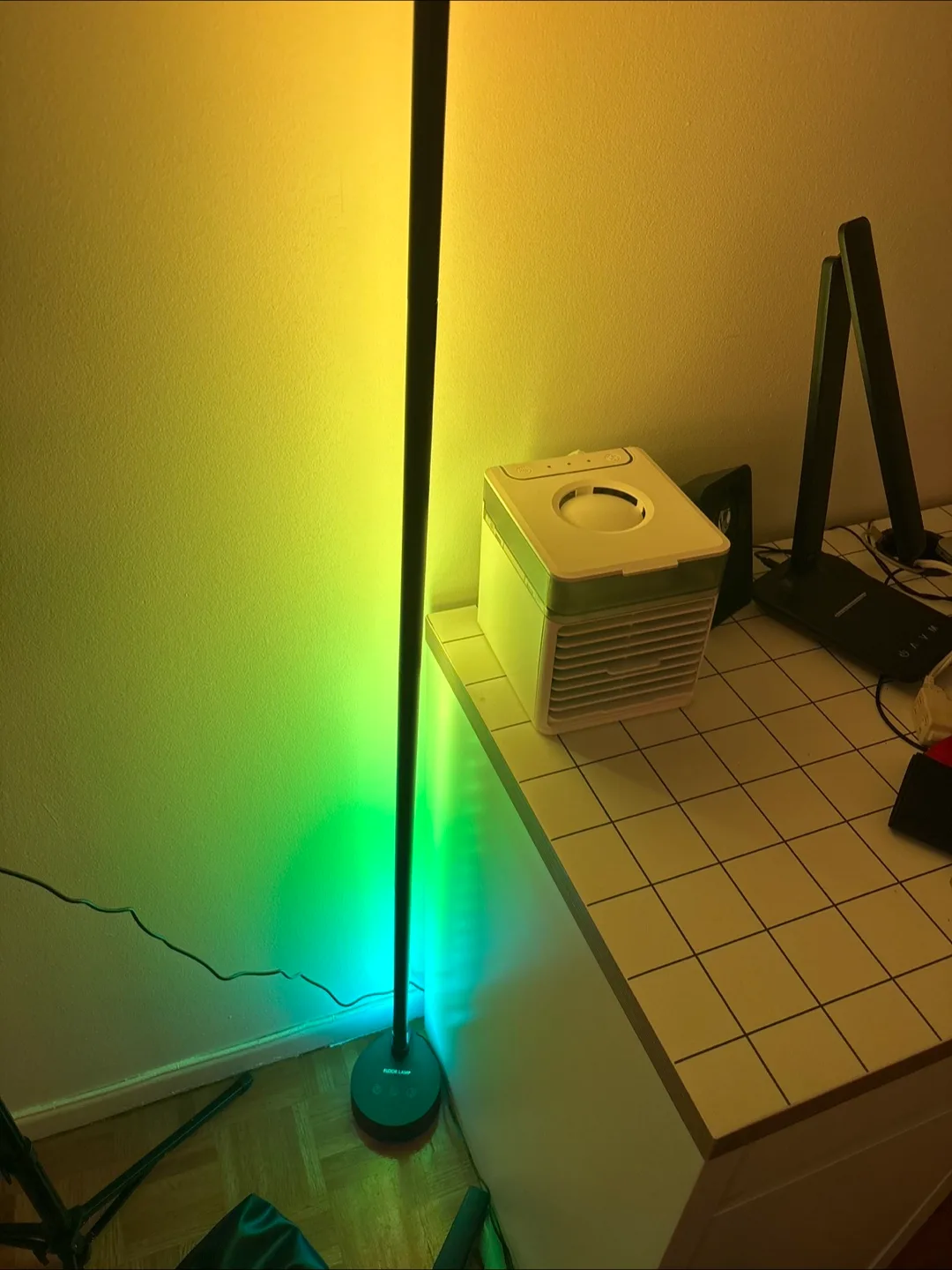 LED Corner Floor Lamp image indicator(4)