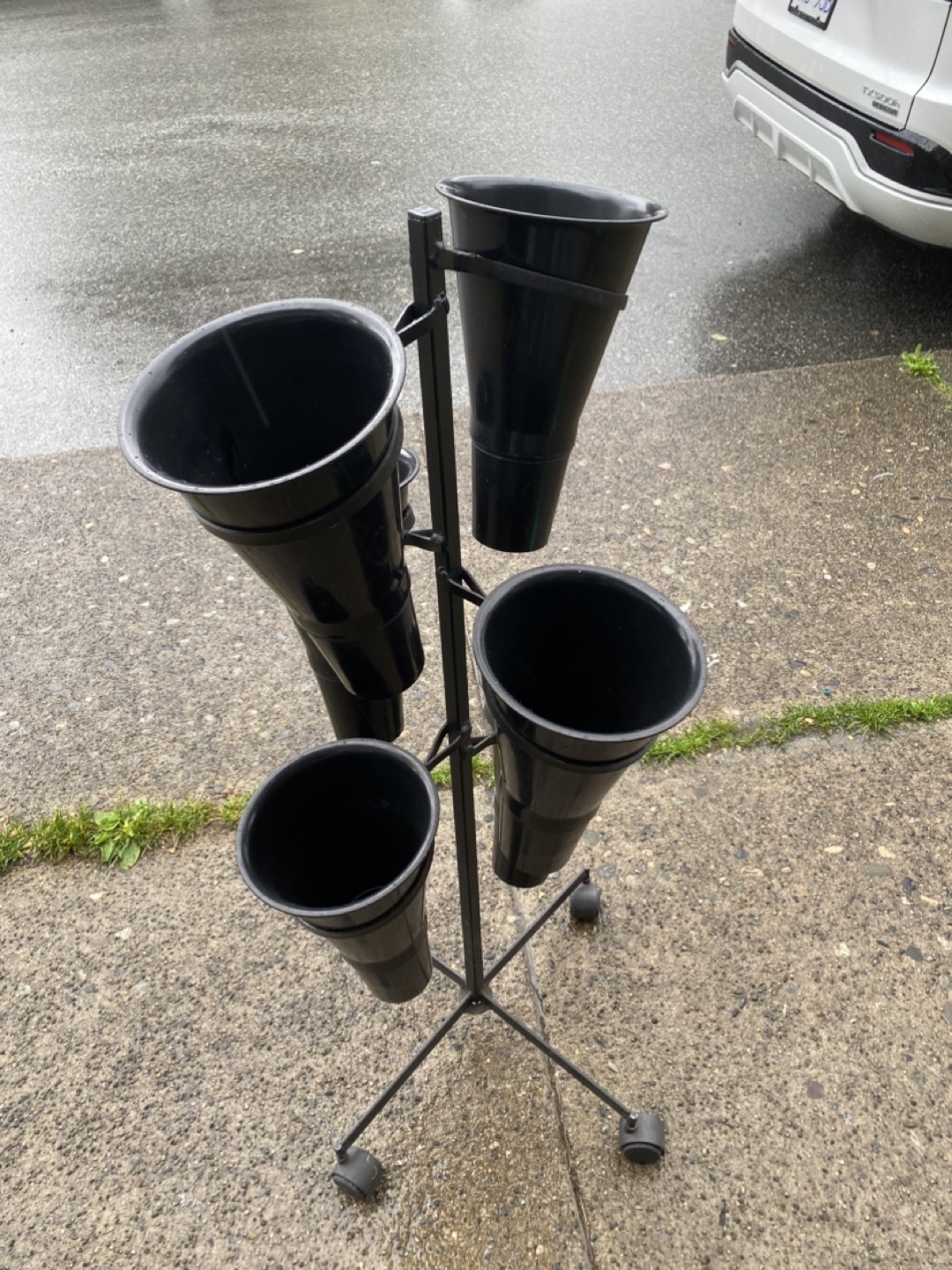 Black Flower Display Stand, buckets included. - photo 3