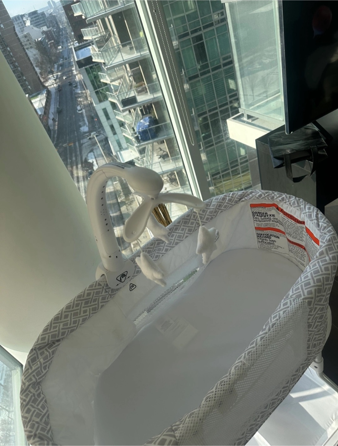 🌟 Gently Used KS Delta Children Baby Bassinet – Like New! 🌟 - photo 2