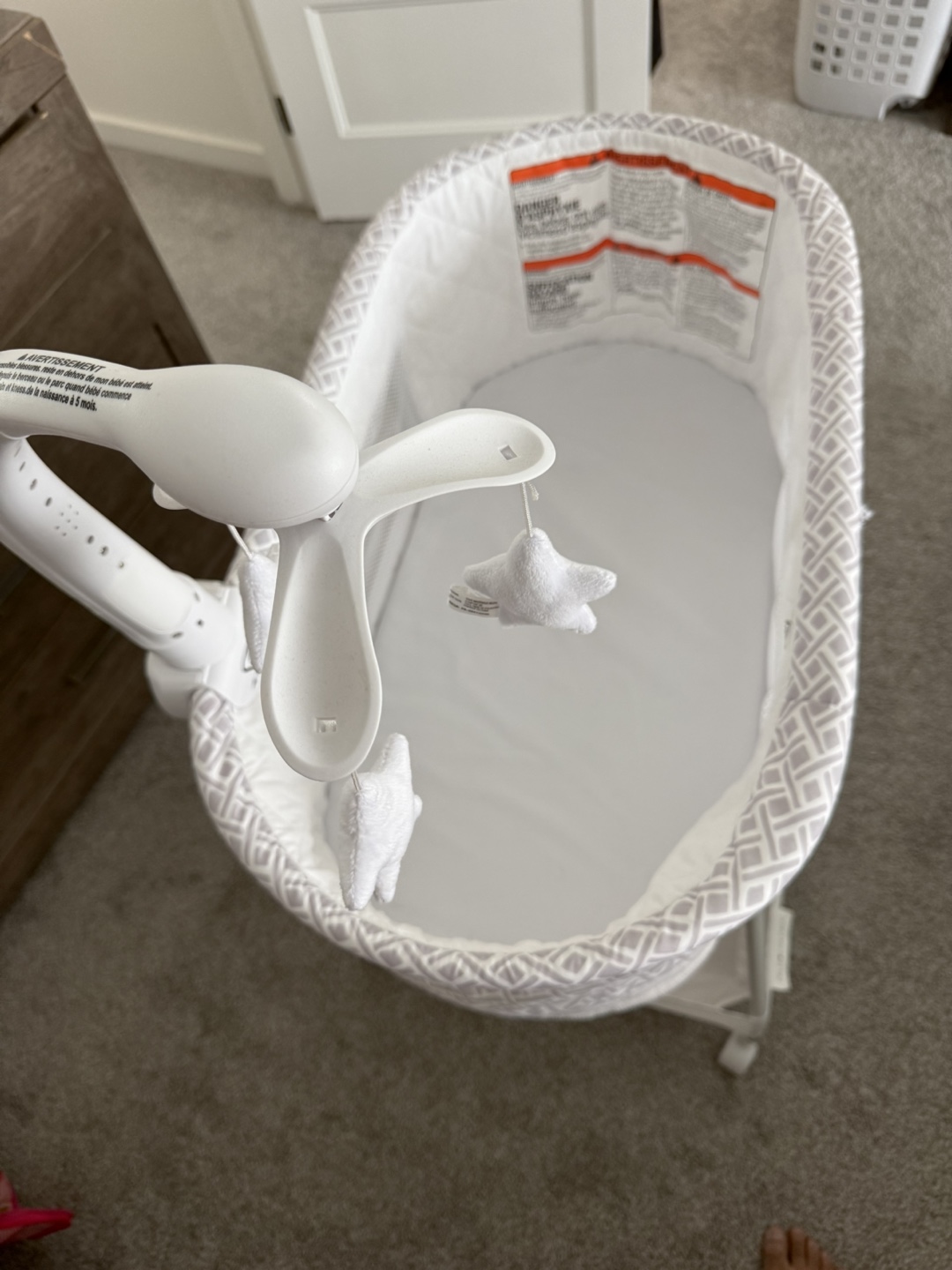 🌟 Gently Used KS Delta Children Baby Bassinet – Like New! 🌟 - photo 3