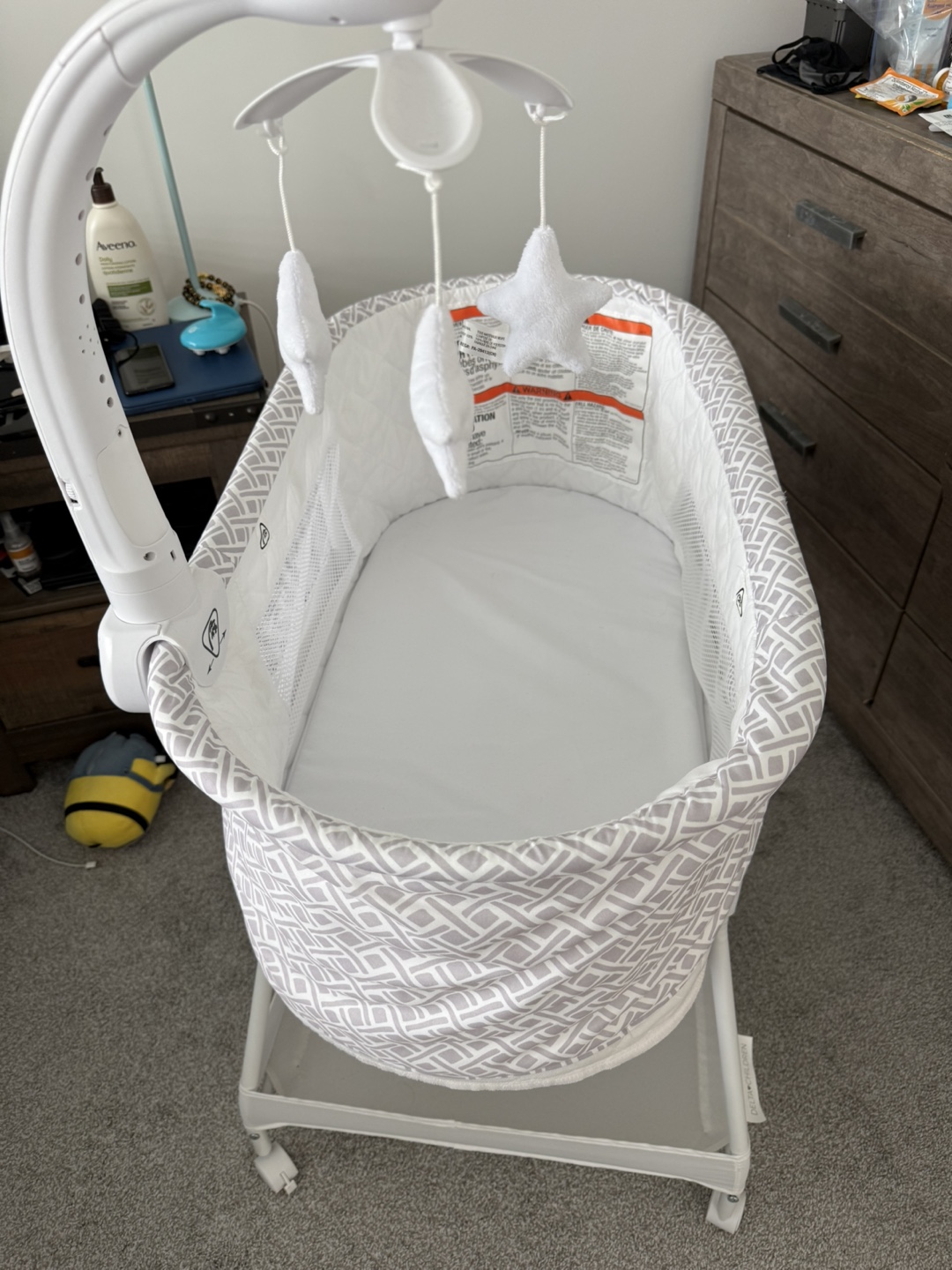 🌟 Gently Used KS Delta Children Baby Bassinet – Like New! 🌟 - photo 4