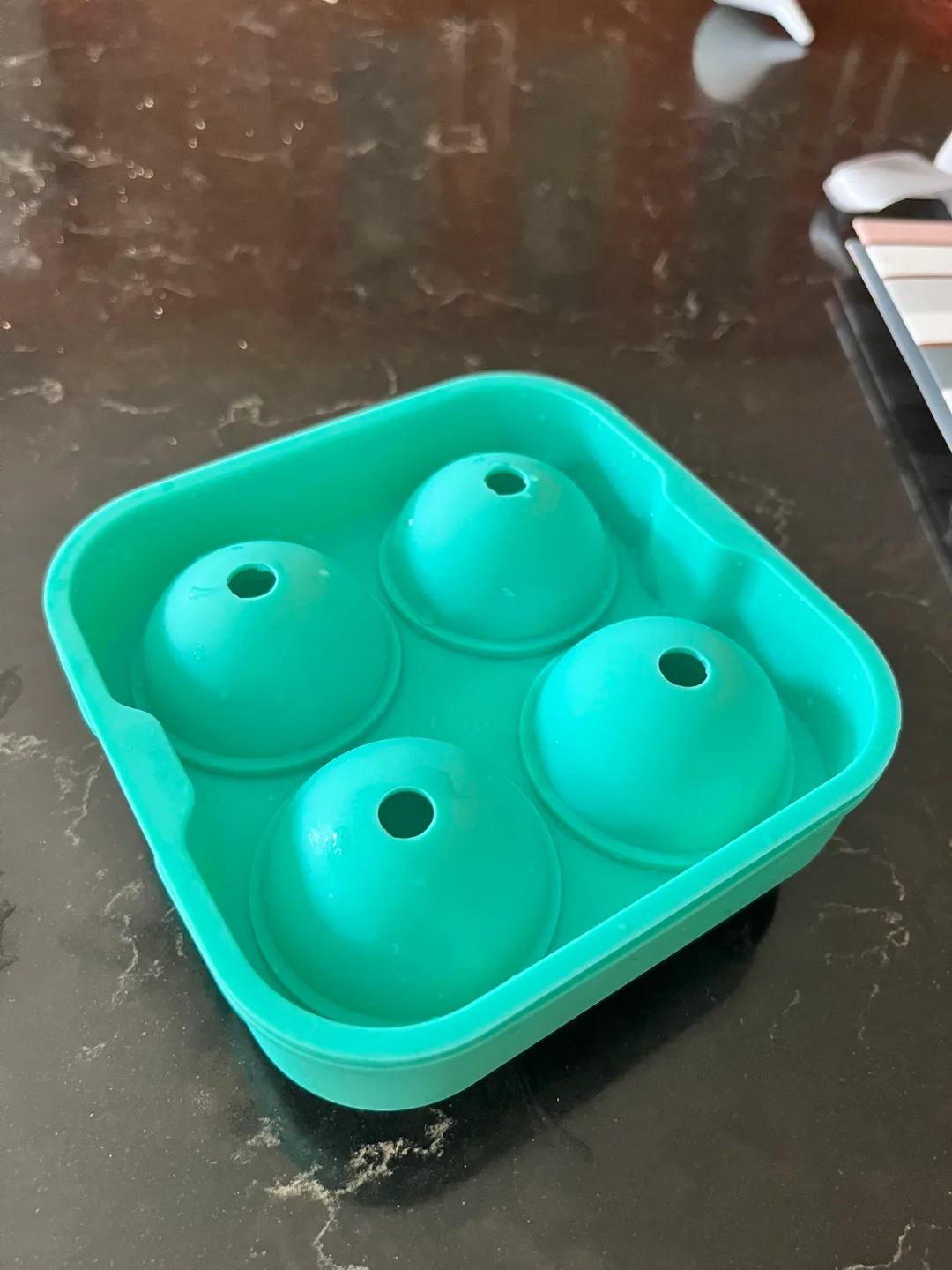 Silicone round ice maker thumbnail