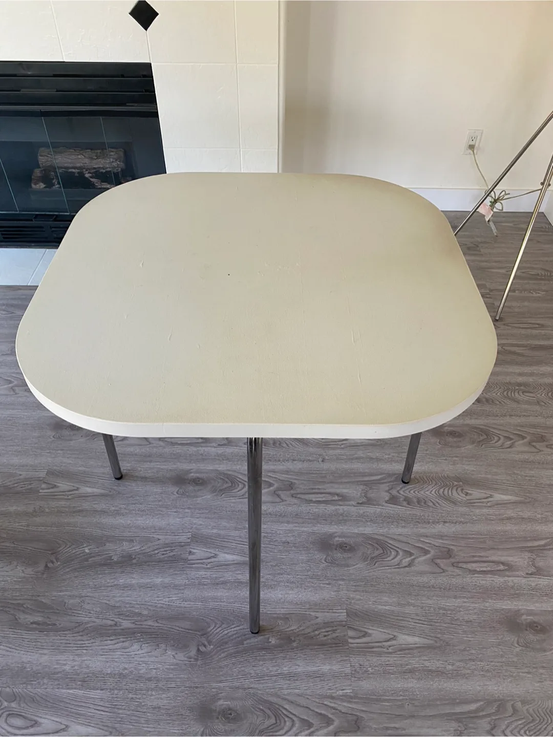 Free Table, Pickup Only in Fairview thumbnail