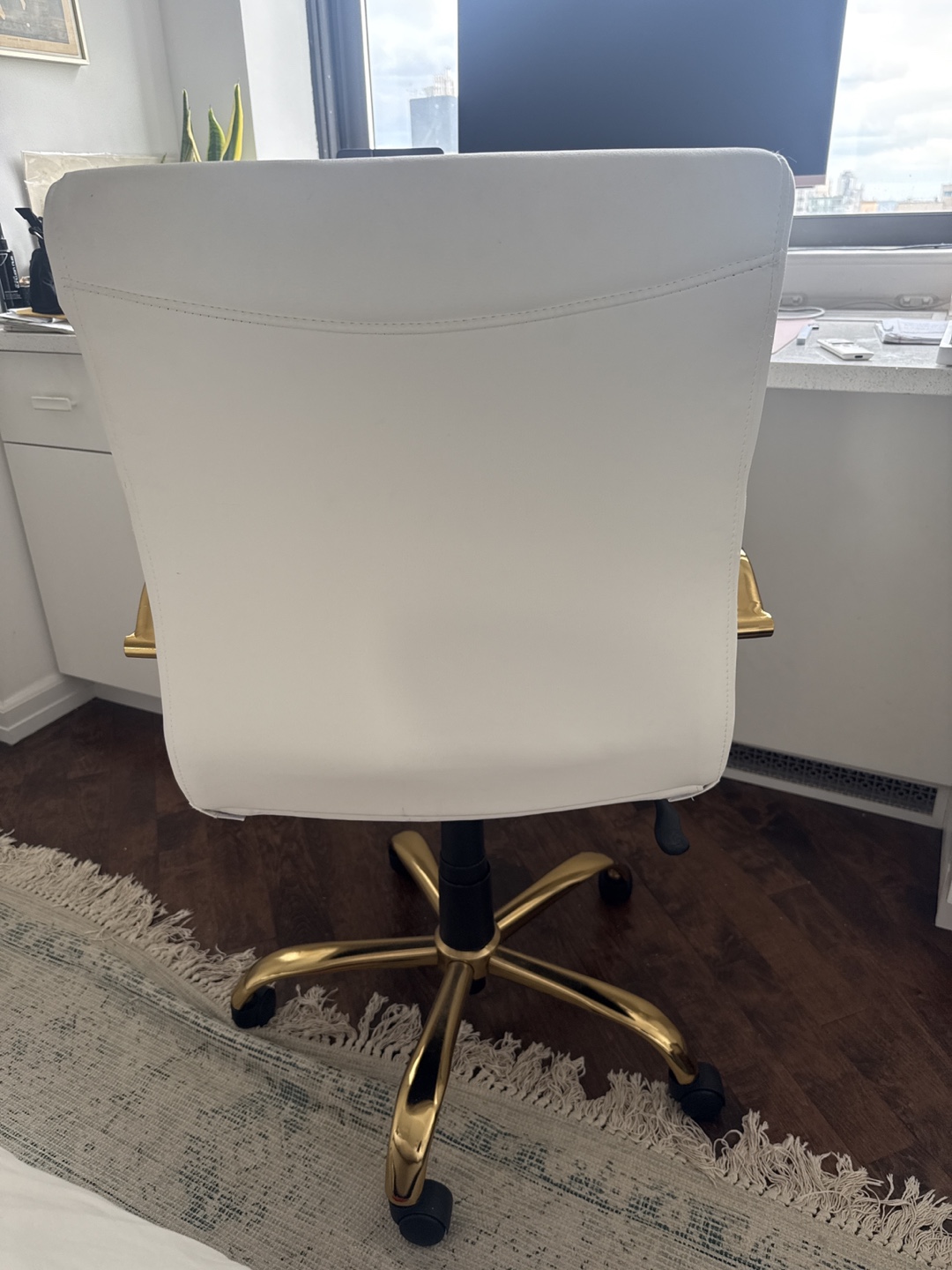 Modern White and Gold Office Chair #freecycle - photo 5