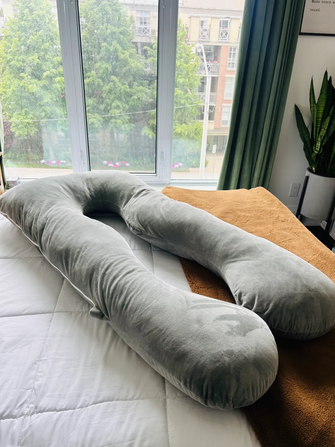 U-Shaped Body Pillow thumbnail