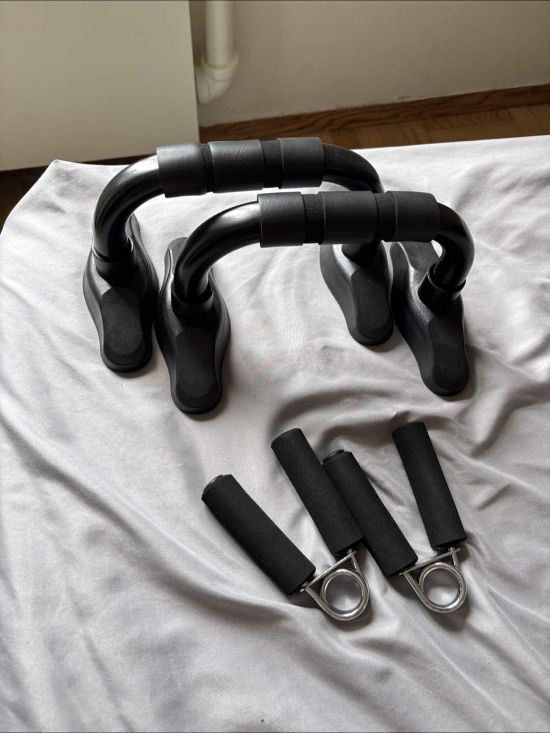 Push-up Bars and Hand Grippers