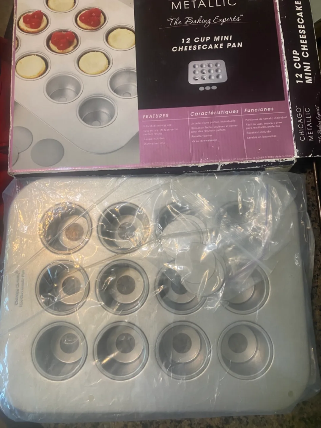 Chicago Metallic 12-Cup Mini Cheesecake Pan thumbnail
