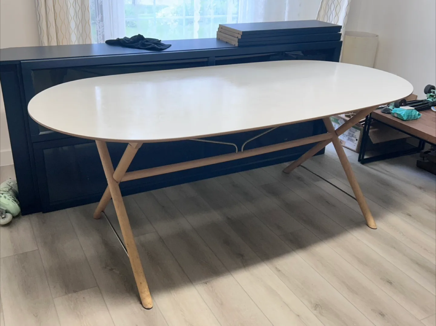 Oval Table thumbnail