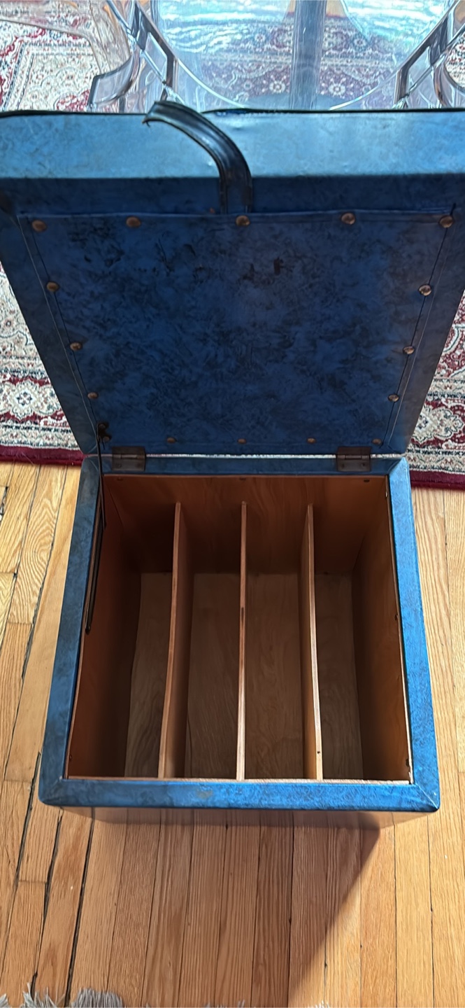 Blue Vinyl Storage Trunk - photo 3