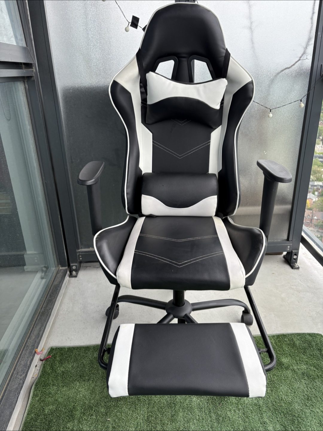 Black and White Gaming Chair with Footrest