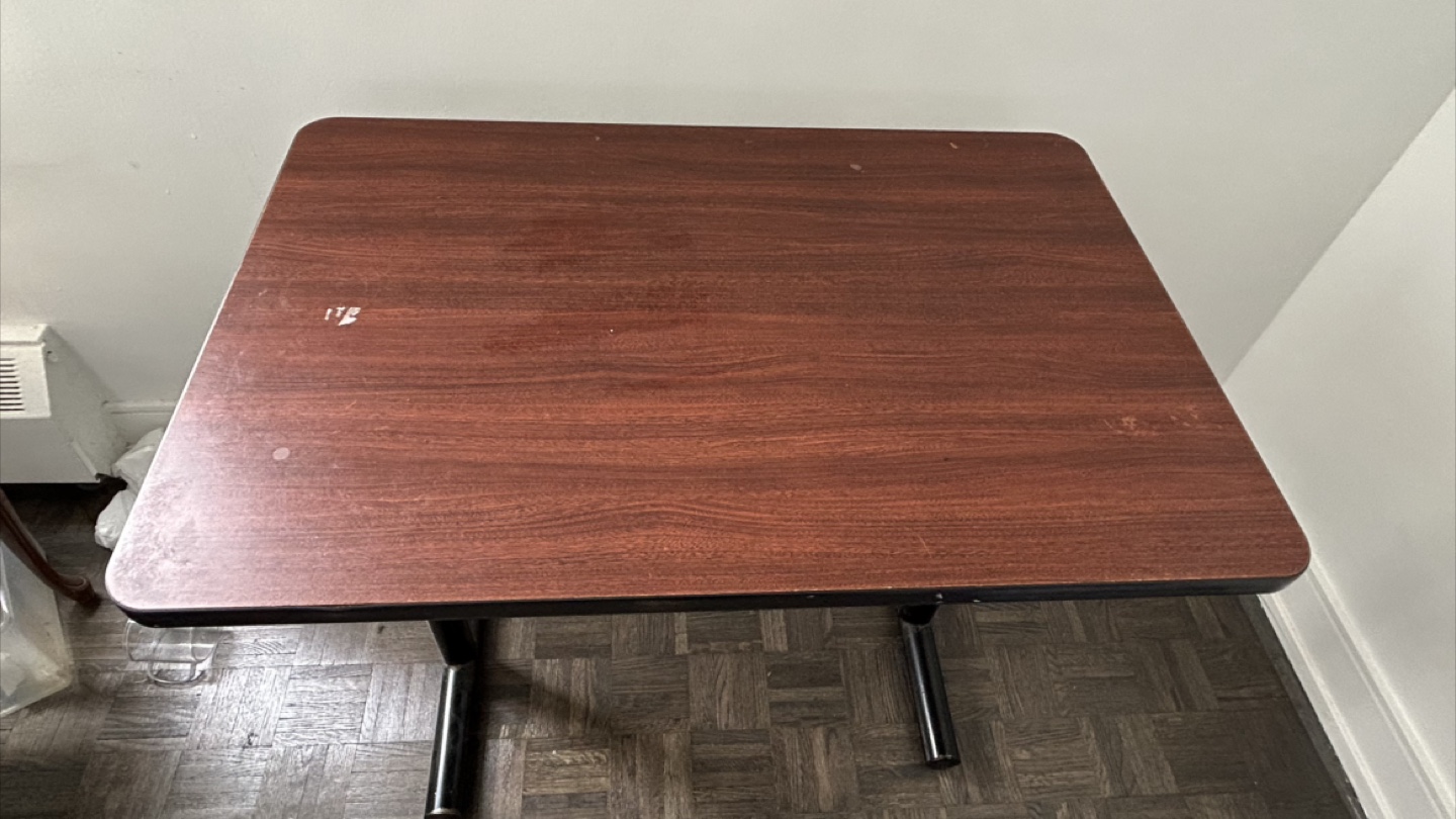 Table/desk - photo 2