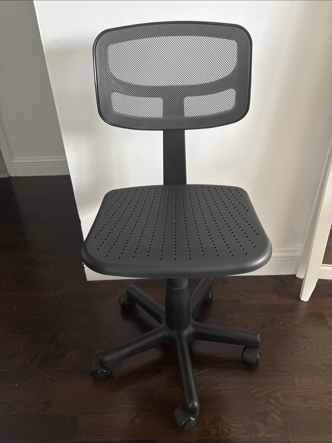 Black Office Chair - photo 2
