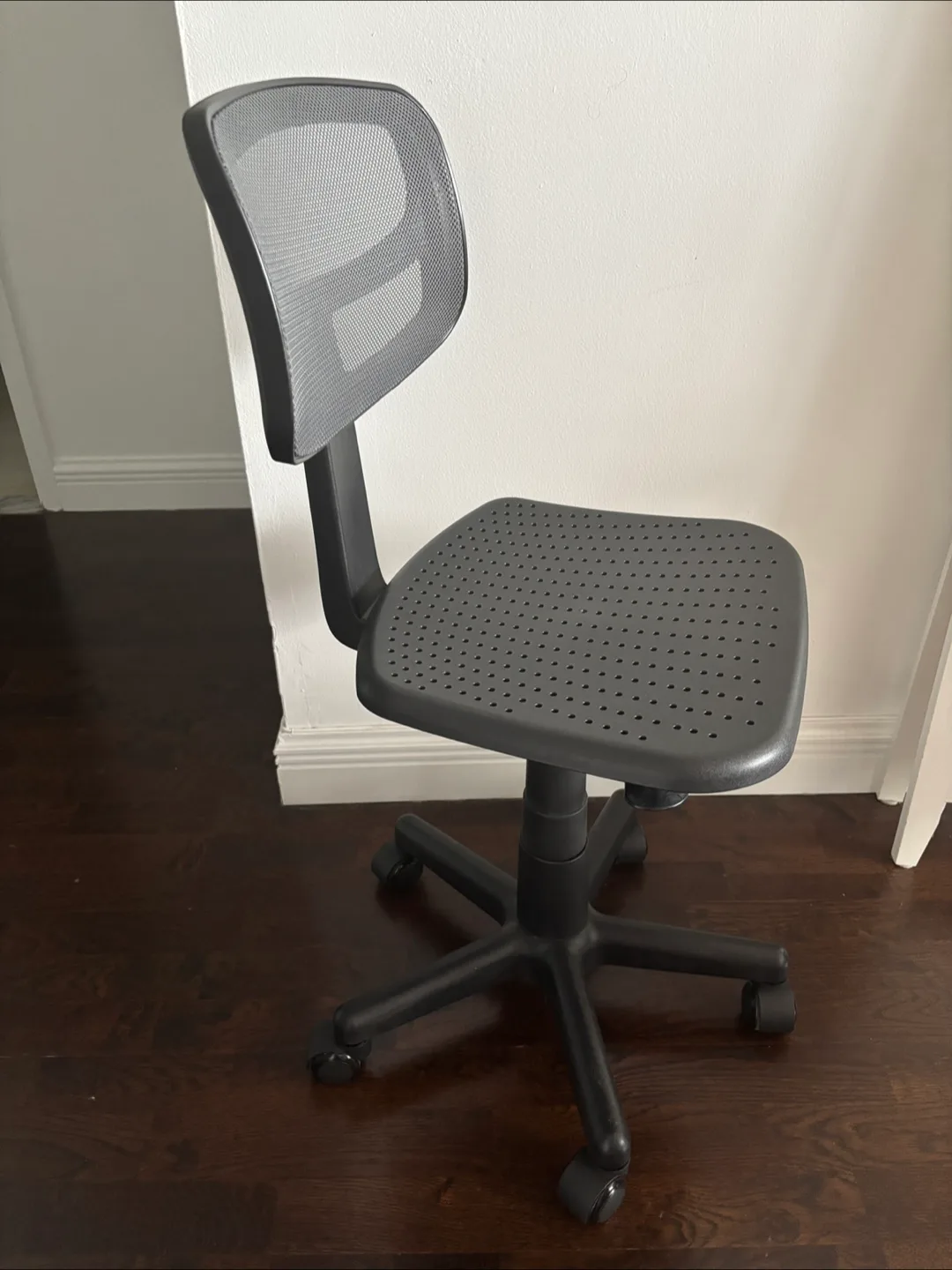 Black Office Chair thumbnail